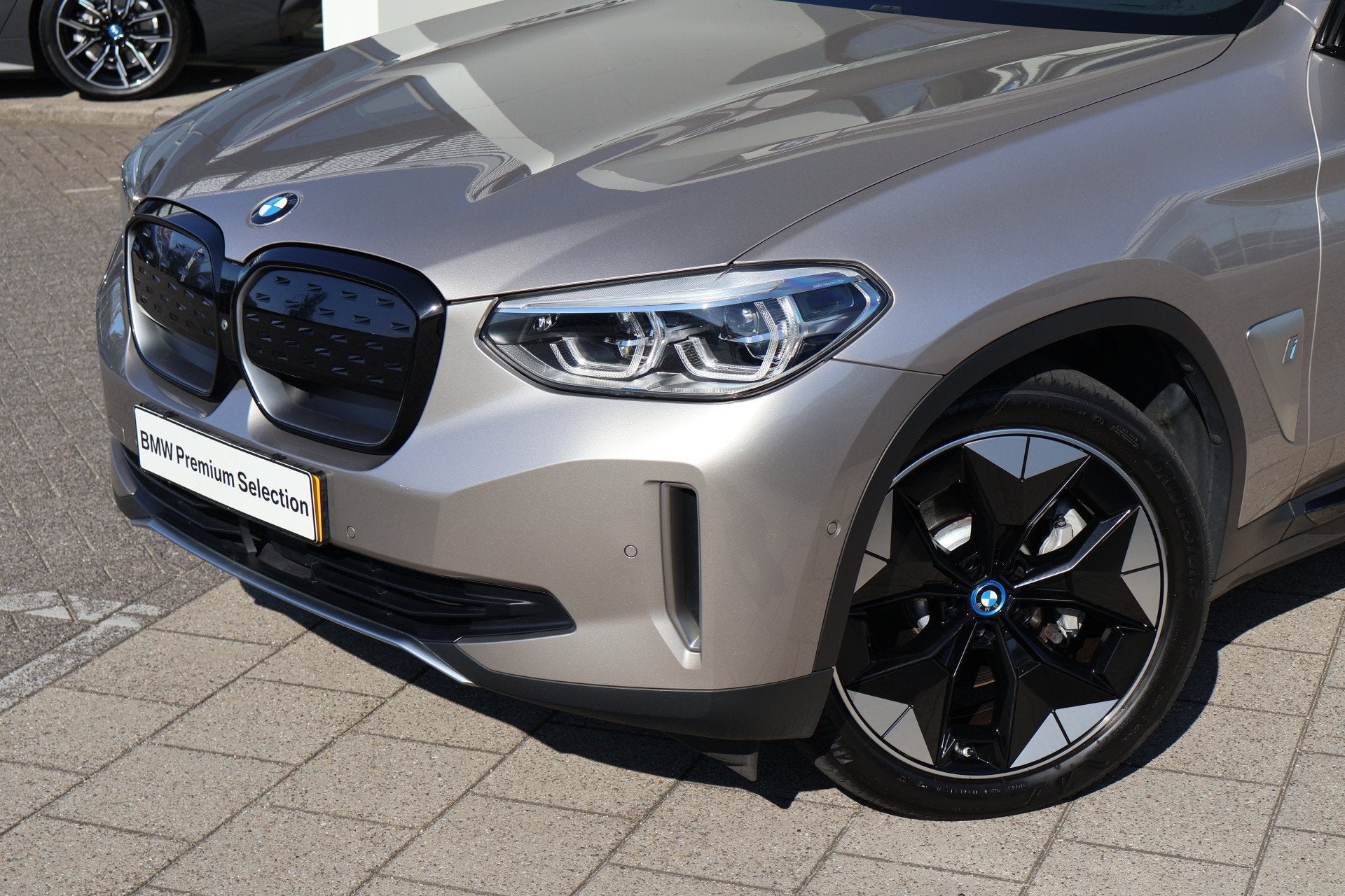 BMW iX3 High Executive / Trekhaak / Sportstoelen / Soh 97% /, Auto's, Dealer onderhouden, Achterwielaandrijving, Gebruikt, Sportstoelen