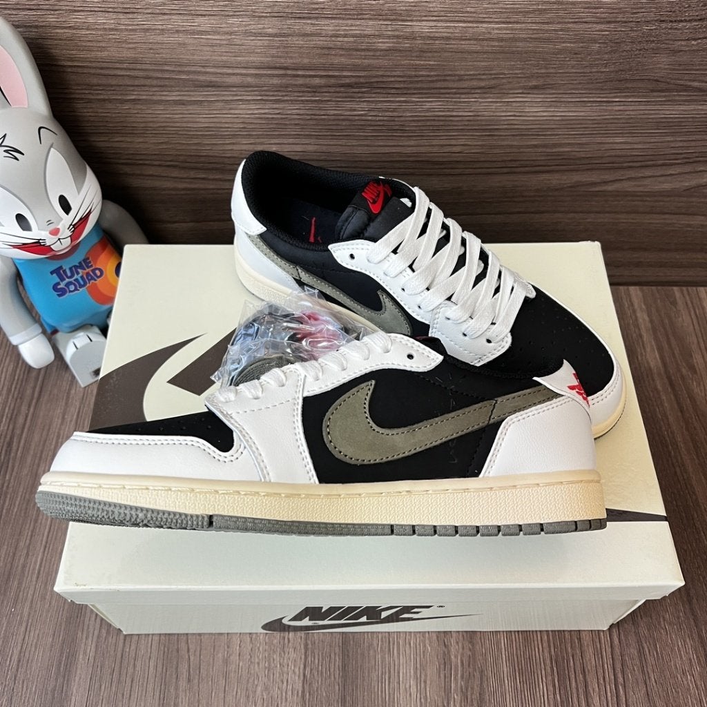 Nike Air Jordan 1 Low Travis Scott Medium Olive, Verzenden, Nieuw, Overige kleuren, Sneakers of Gympen