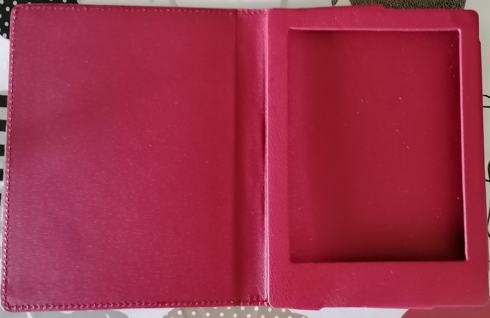 OMSLAG VOOR E-READER (SLEEP COVER)., Ophalen of Verzenden, Zo goed als nieuw, 7 inch of minder, Bescherming voor- en achterkant