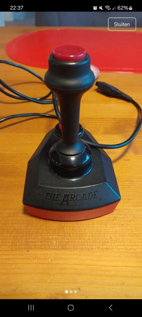 2 Joysticks voor Commodore 64 - Uitstekende Staat, Computers en Software, Joysticks, Ophalen of Verzenden, Gebruikt, The Arcade, QuickJoy