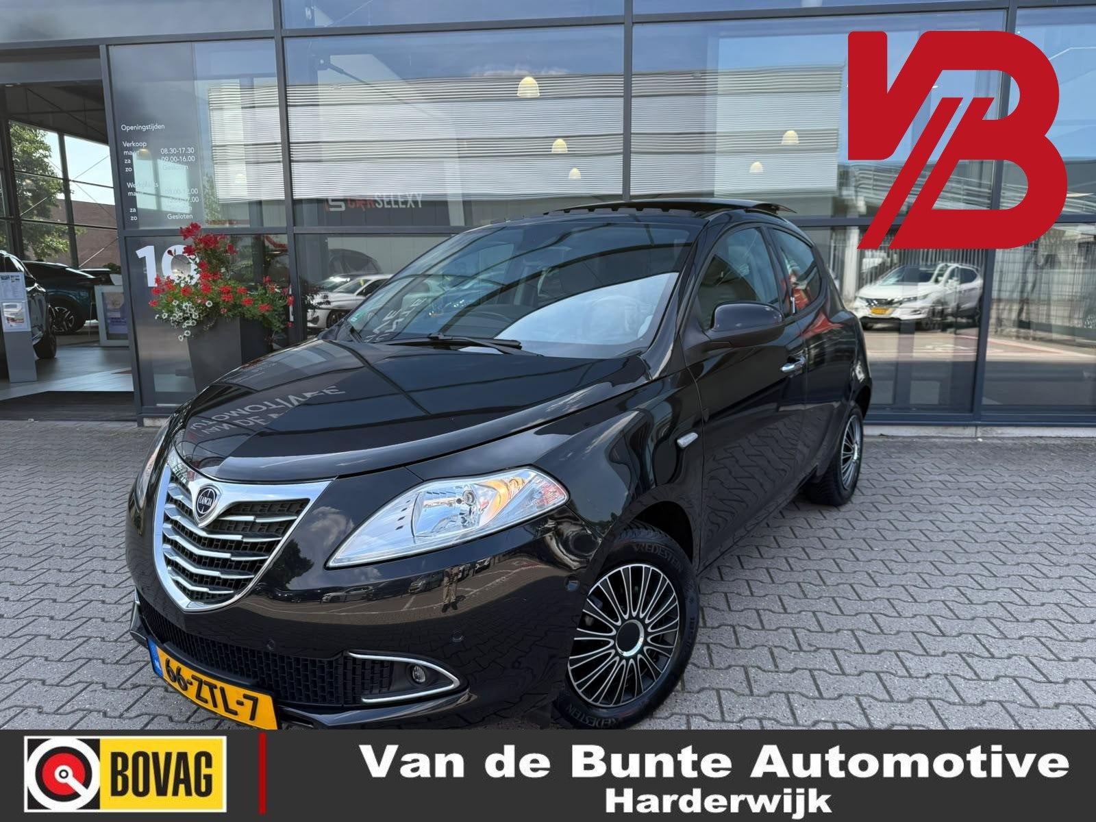 Lancia Ypsilon 0.9 TwinAir Platinum *Schuif-/Kanteldak & Cru, Voorwielaandrijving, Euro 5, 86 pk, Gebruikt