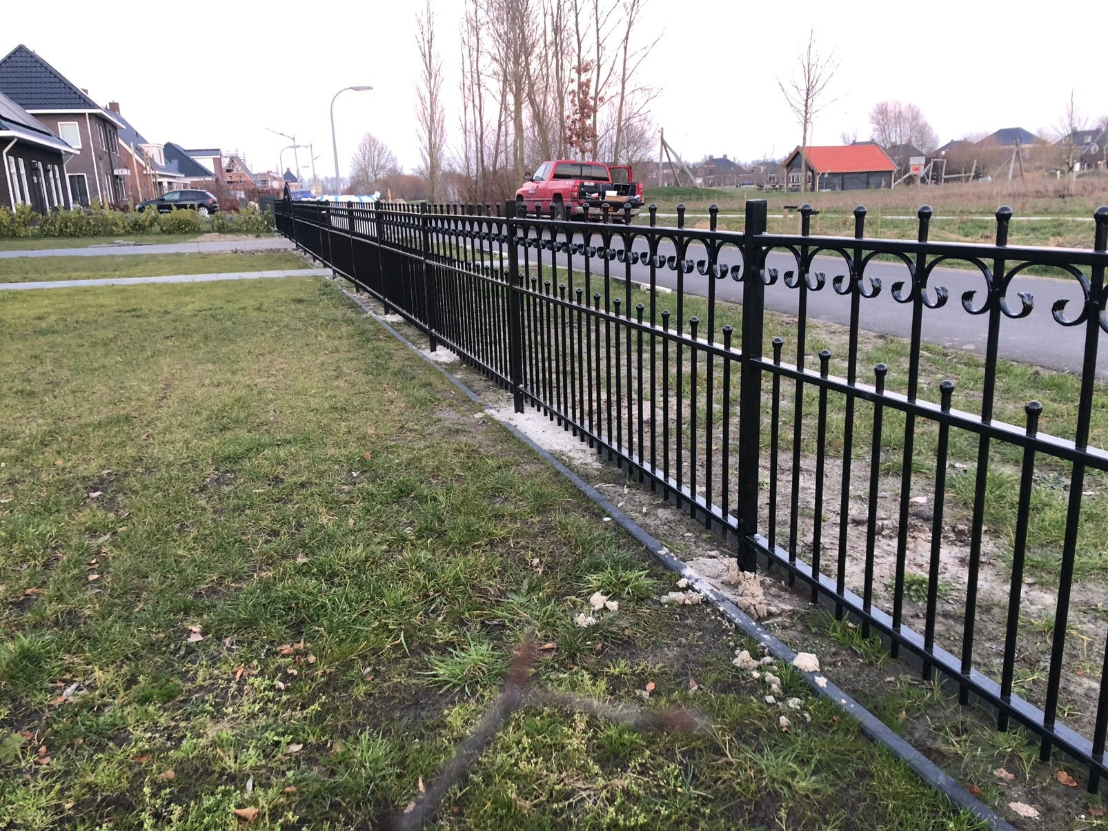 sierhekwerk met lange en korte spijlen, krullen en bollen, Ophalen of Verzenden, Nieuw, IJzer, Sierhekwerk