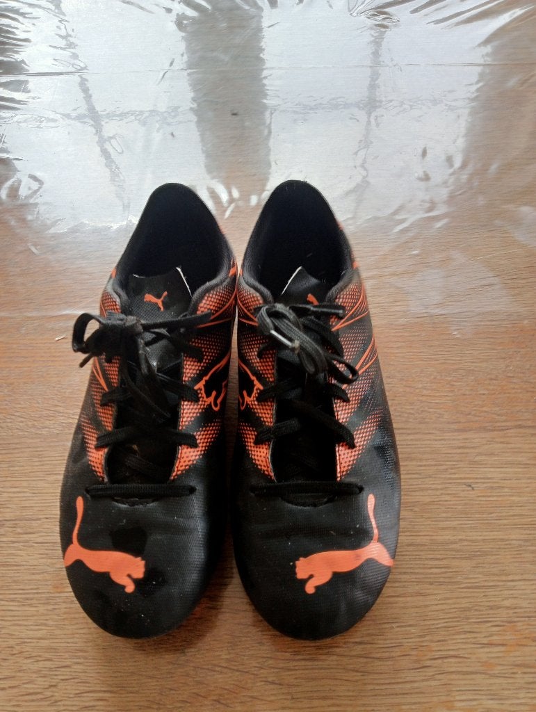 Kindervoetbalschoenen maat 38, Sport en Fitness, Voetbal, Ophalen, Gebruikt, Maat XS of kleiner, Schoenen