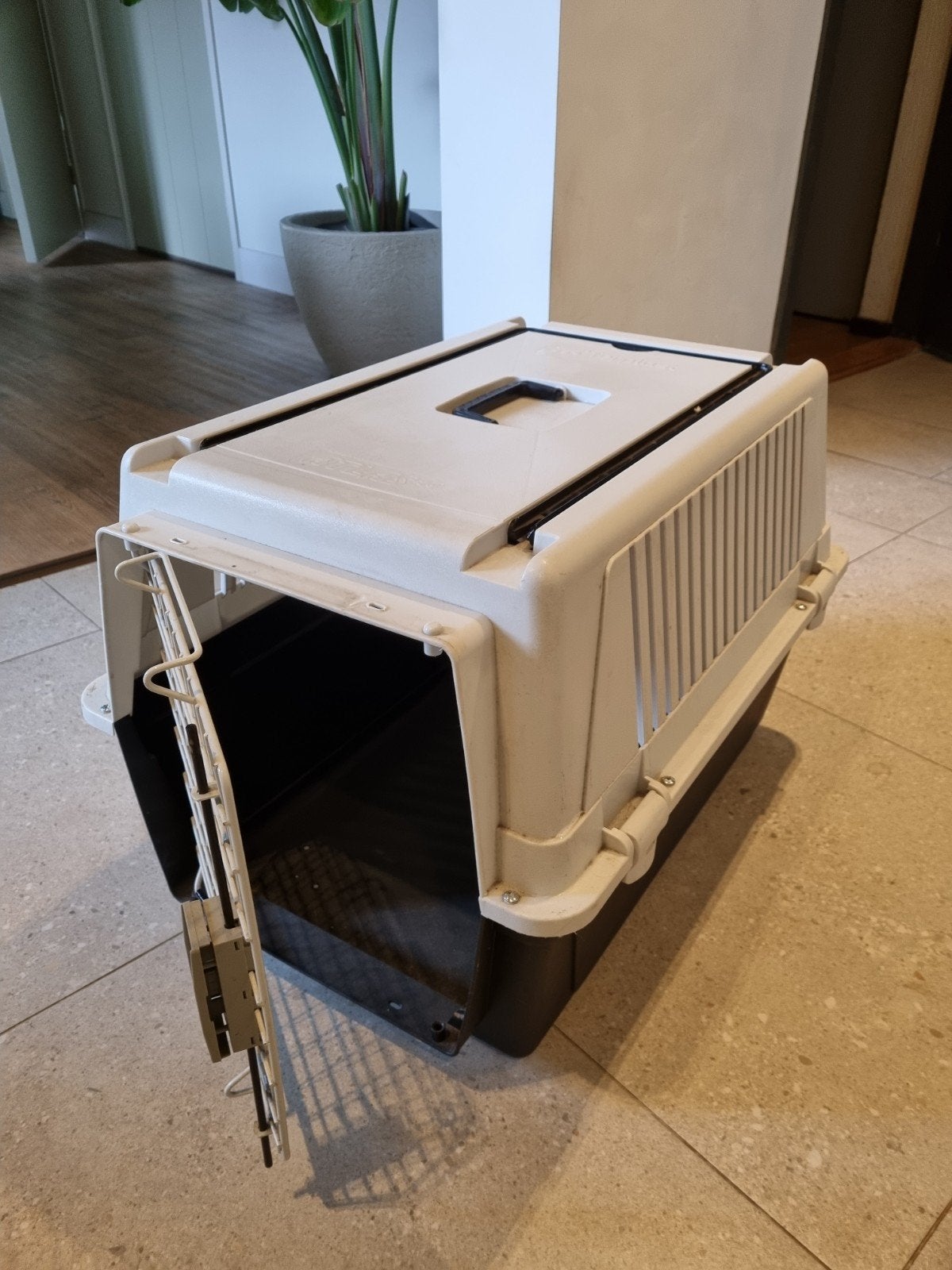 Reisbench / reiskennel voor middelgrote hond / pup, Dieren en Toebehoren, Hondenbenches, Ophalen