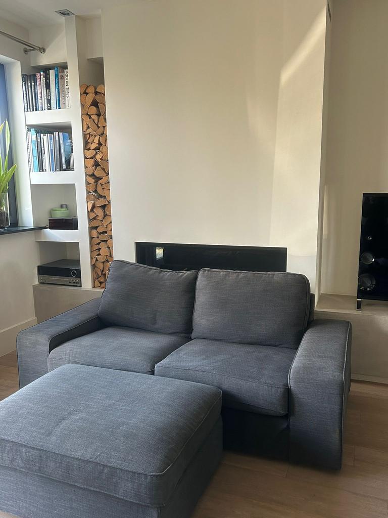 Mooie IKEA Bank (Kivik) met hocker - Antraciet, Huis en Inrichting, Banken | Bankstellen, Ophalen, 150 tot 200 cm, Tweepersoons