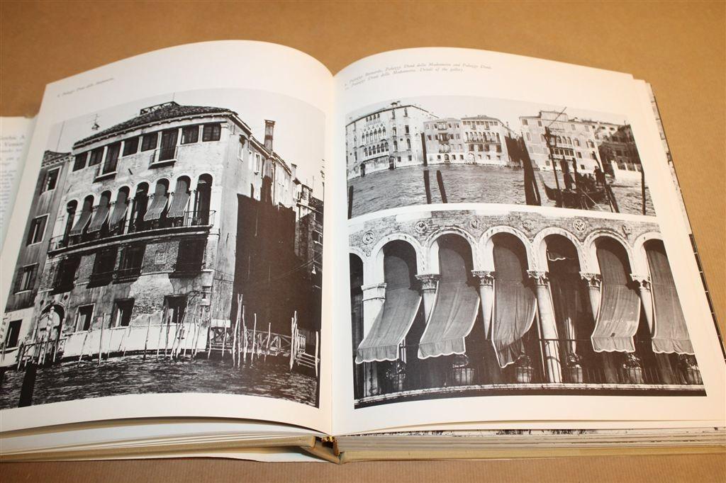 Gothic Architecture in Venice — 409 pag., Phaidon Naslagwerk, Ophalen of Verzenden, Gelezen, Architecten