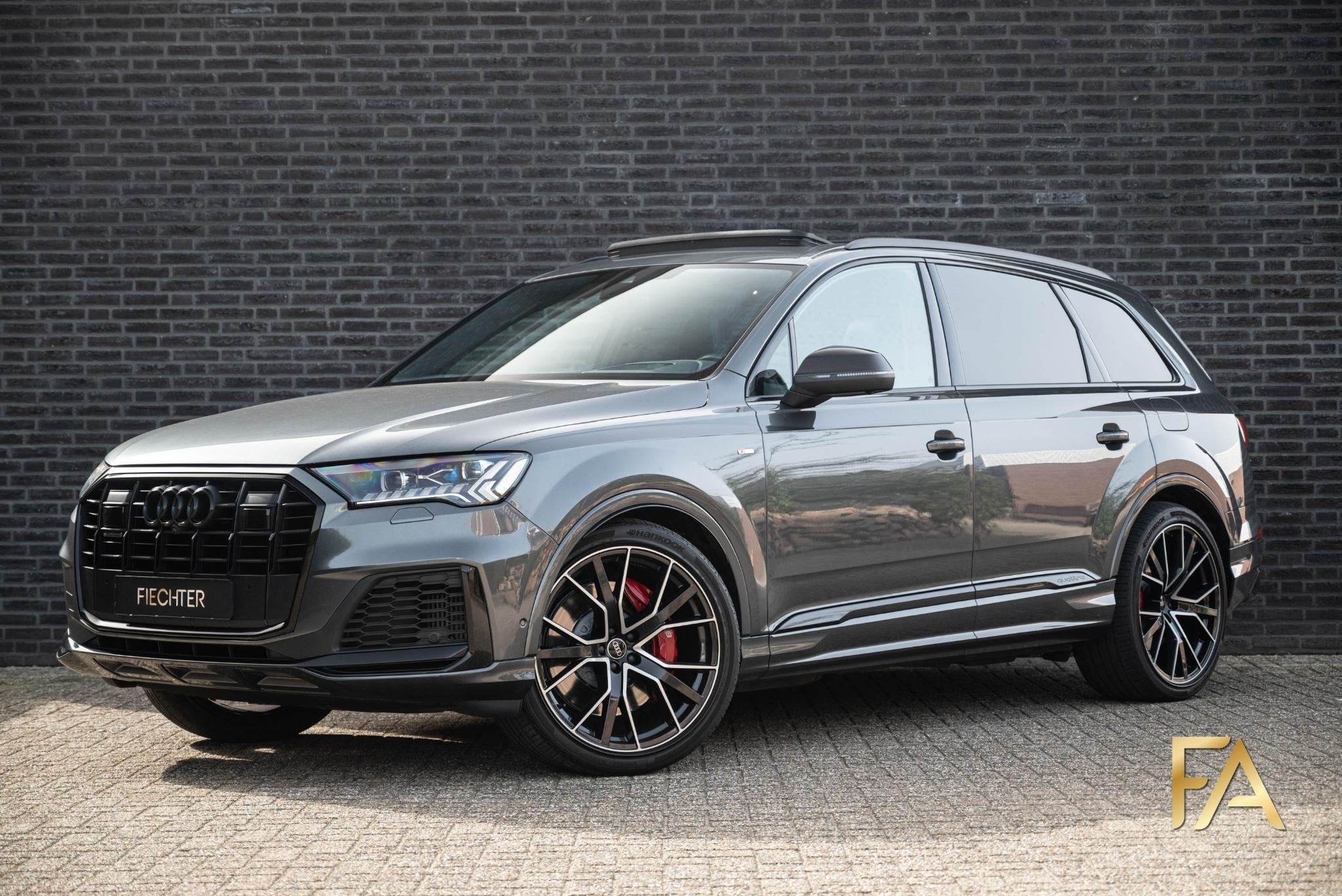 Audi Q7 60 TFSI e quattro Competition Panodak|Carbon|RSSeats, Automaat, 14 kWh, Gebruikt, 2995 cc