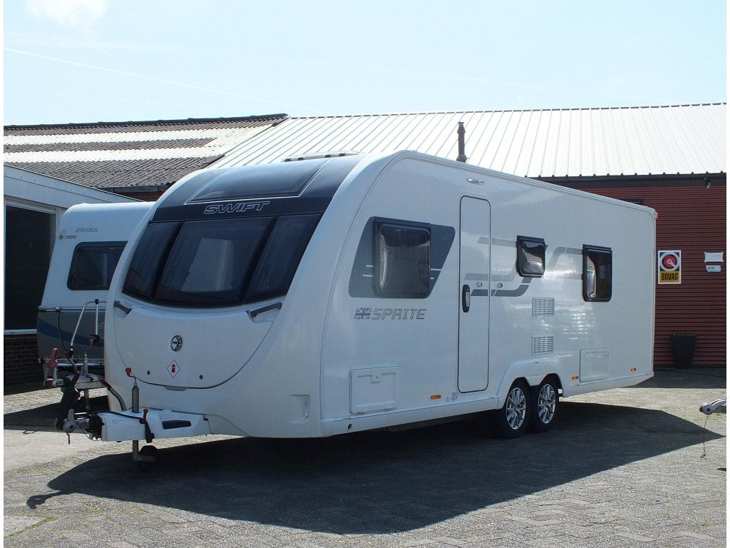 Swift Quattro bj.2019,MOVER en LUIFEL! 6 PERSOONS, STAPELBED, Bedrijf, Overige typen, Swift, Tot en met 6