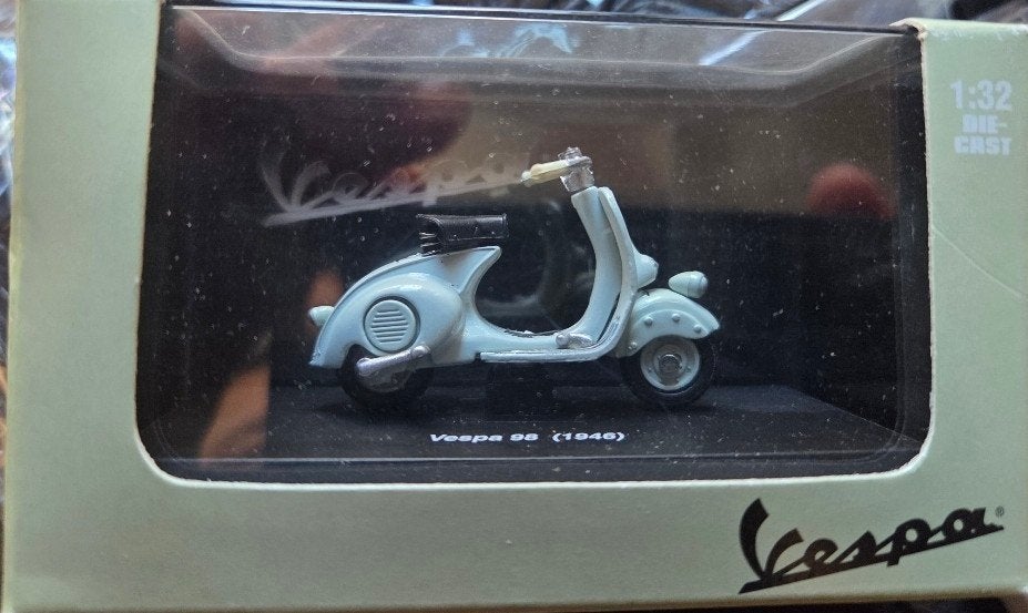 Vespa 98 (1946) schaalmodel 1:32 - Nieuw in doos, Ophalen, Nieuw, Motor