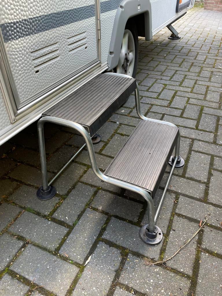 Stevige caravan opstap met twee treden, Ophalen, Gebruikt