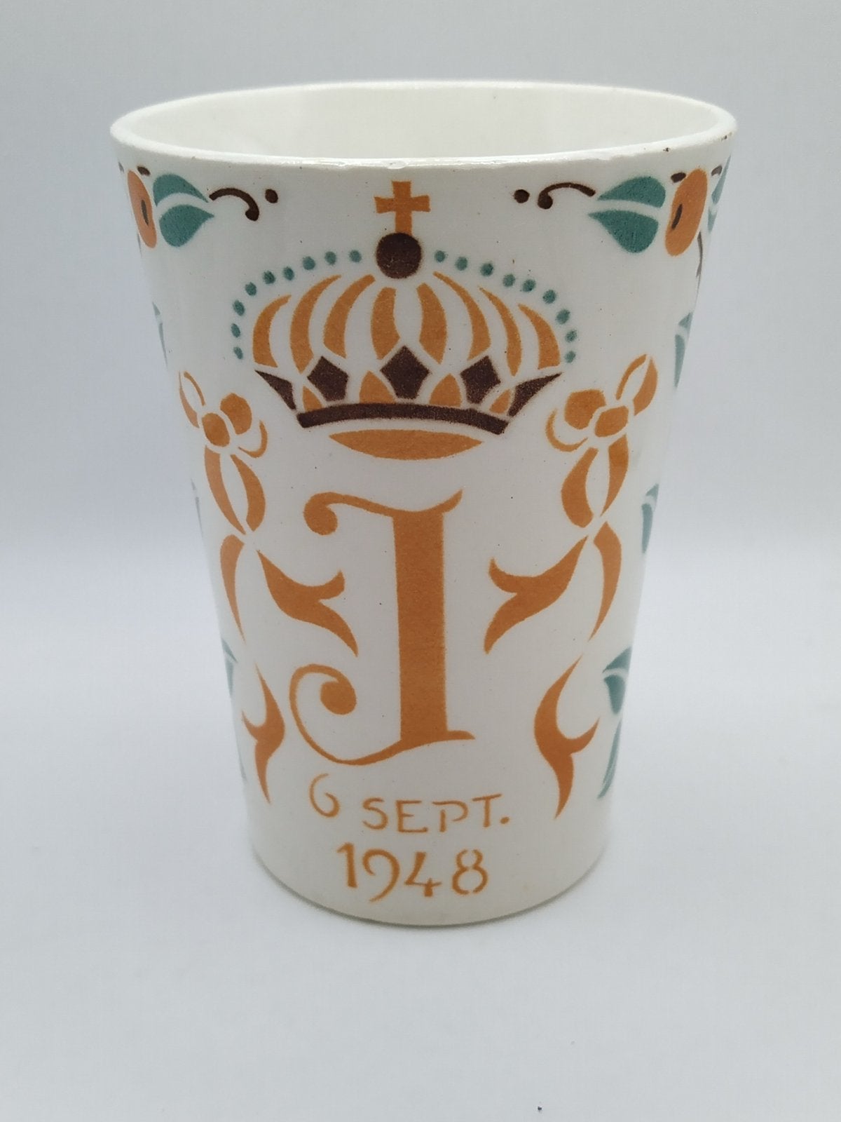Beker inhuldiging Juliana van Societé Ceramique., Verzamelen, Ophalen of Verzenden, Gebruikt