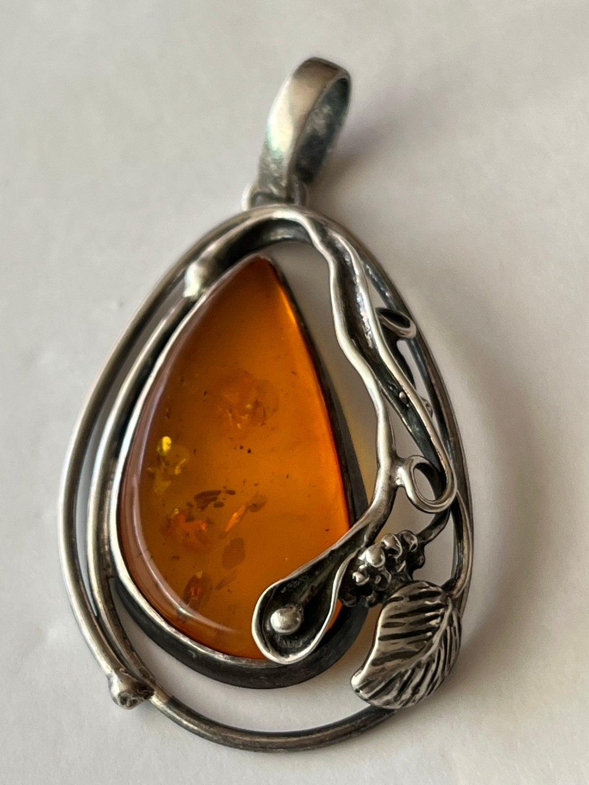 Florale grote zilveren hanger Baltische Barnsteen 6 cm, Sieraden, Tassen en Uiterlijk, Kettinghangers, Bruin, Verzenden, Zo goed als nieuw