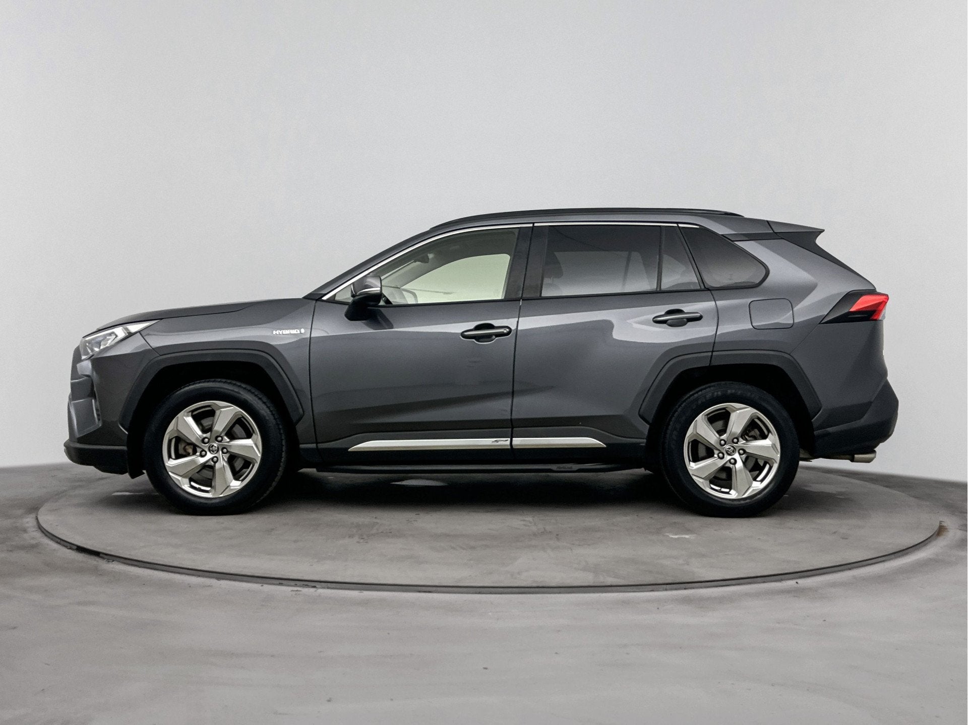 Toyota RAV4 2.5 Hybrid Dynamic Limited | Stoelverwarming | P, 12 maanden, Stof, Gebruikt, 4 cilinders