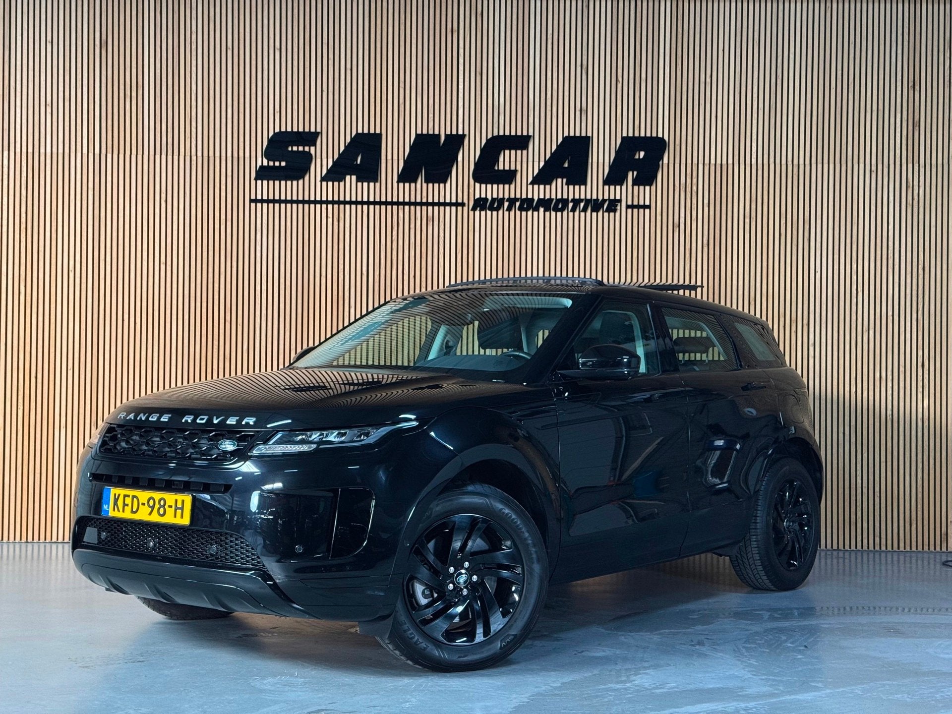 Land Rover RANGE ROVER EVOQUE 1.5 P300e AWD S 94% SOH|PANO S, Auto's, Zwart, Vierwielaandrijving, Hybride Elektrisch/Benzine, SUV of Terreinwagen