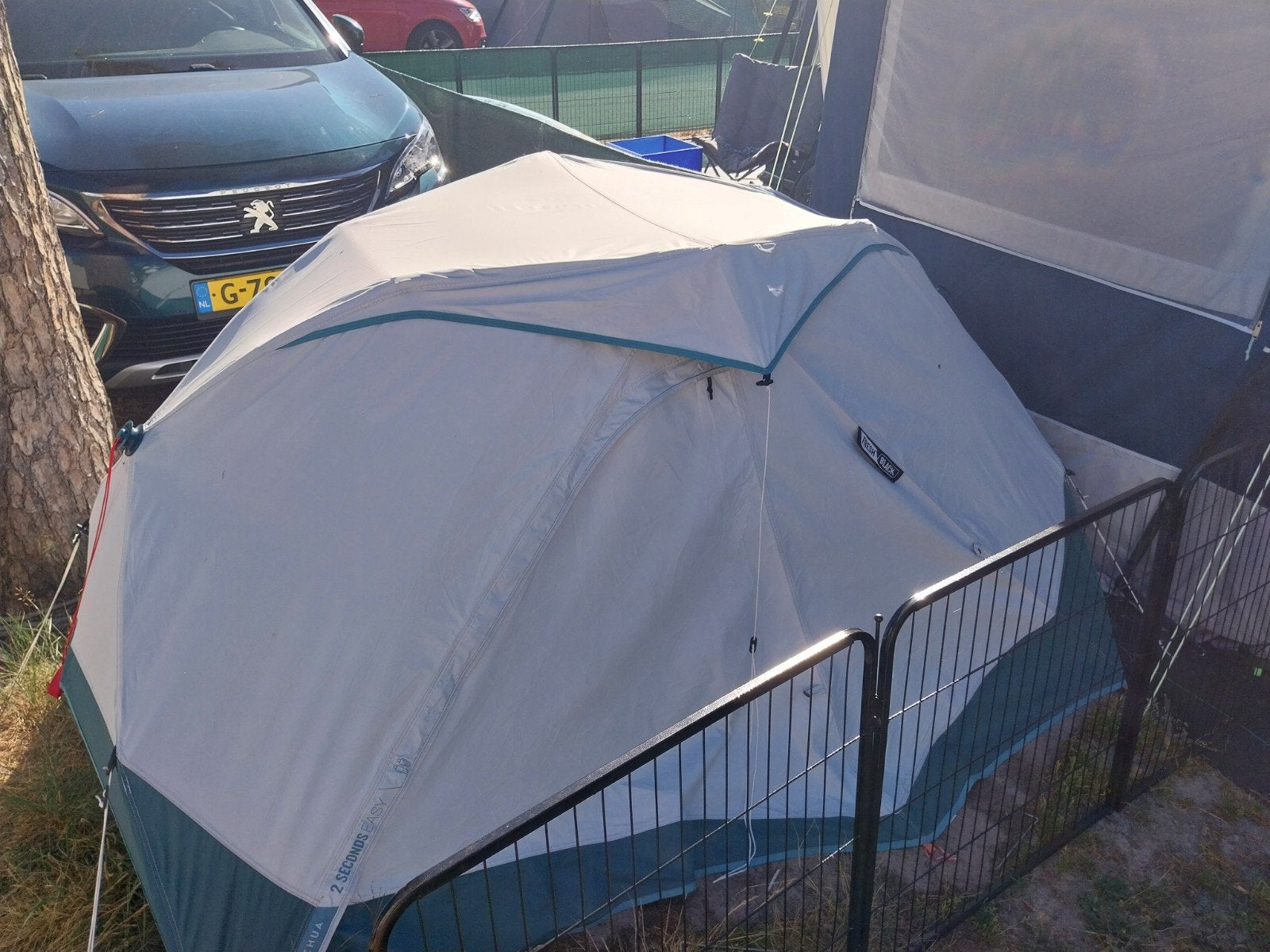 Decathlon Quechua 2 Seconds Easy Fresh & Black tent, Ophalen, Zo goed als nieuw