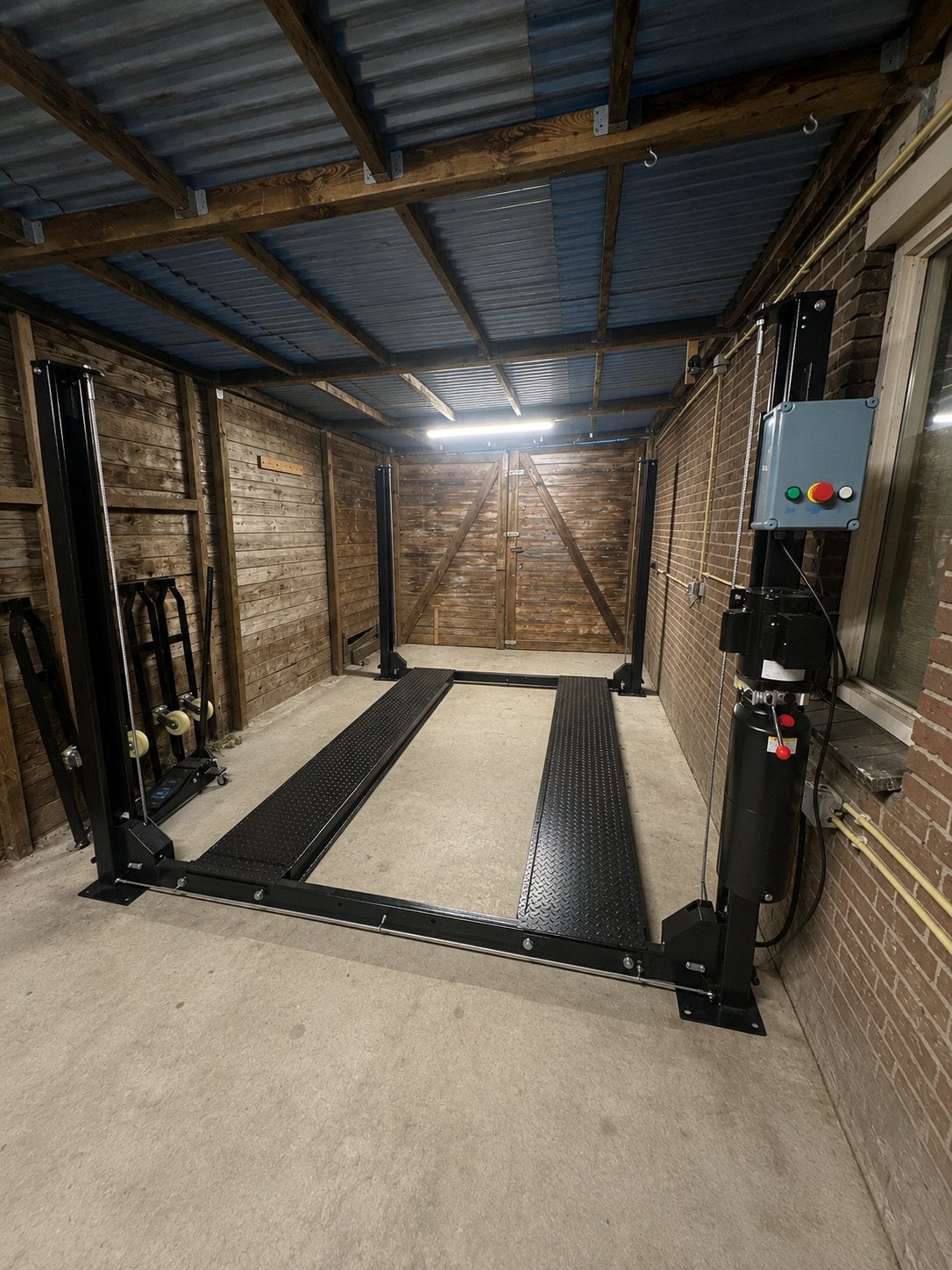 P436C Wolftools 4-Koloms Hefbrug - Zo goed als nieuw, Auto diversen, Ophalen, Zo goed als nieuw