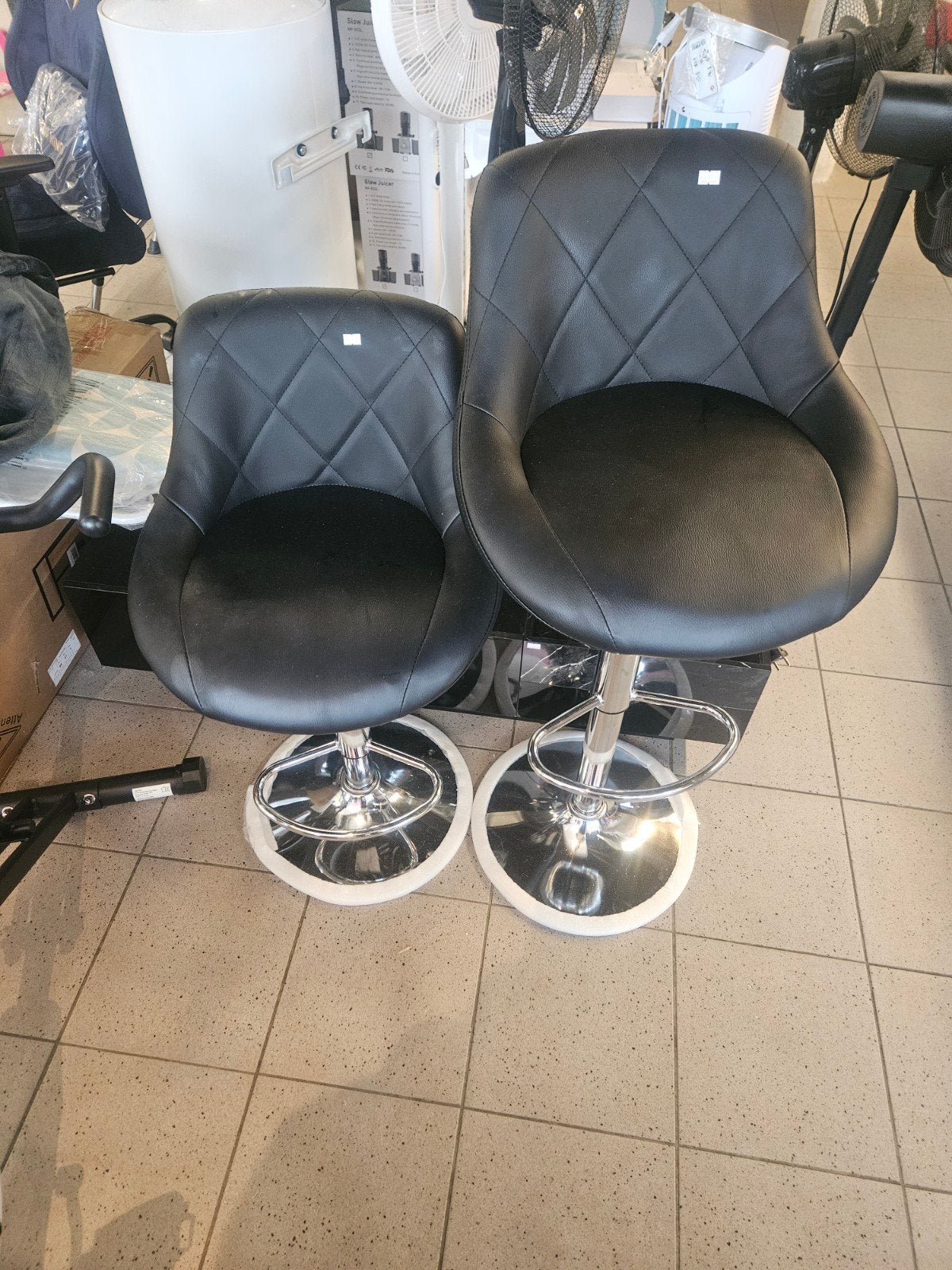 2 zwarte barkrukken - Nieuwprijs 260, nu 75 per stuk!, Huis en Inrichting, Ophalen, 60 tot 90 cm, Nieuw, Leer