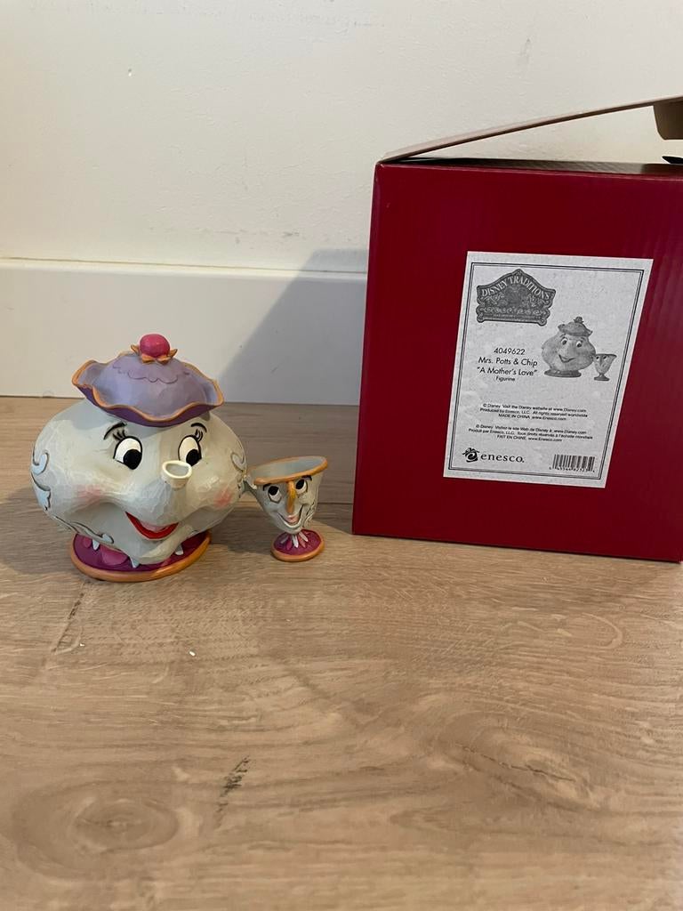 Disney traditions Jim shore  Belle MRS. POTTS & CHIP, Verzamelen, Ophalen of Verzenden, Overige figuren, Zo goed als nieuw, Beeldje of Figuurtje