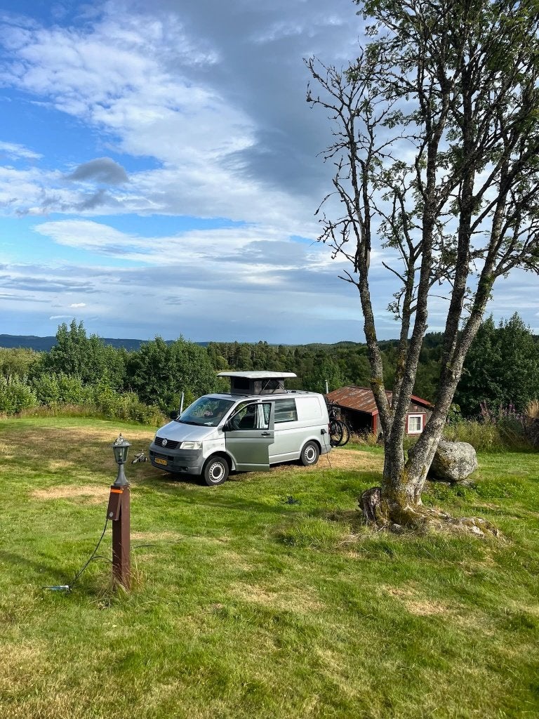 Kampeerbus: Volkswagen T5 Transporter 2.5l TDI (instapklaar), Buscamper of Camperbus, Volkswagen, Tot en met 3, Particulier