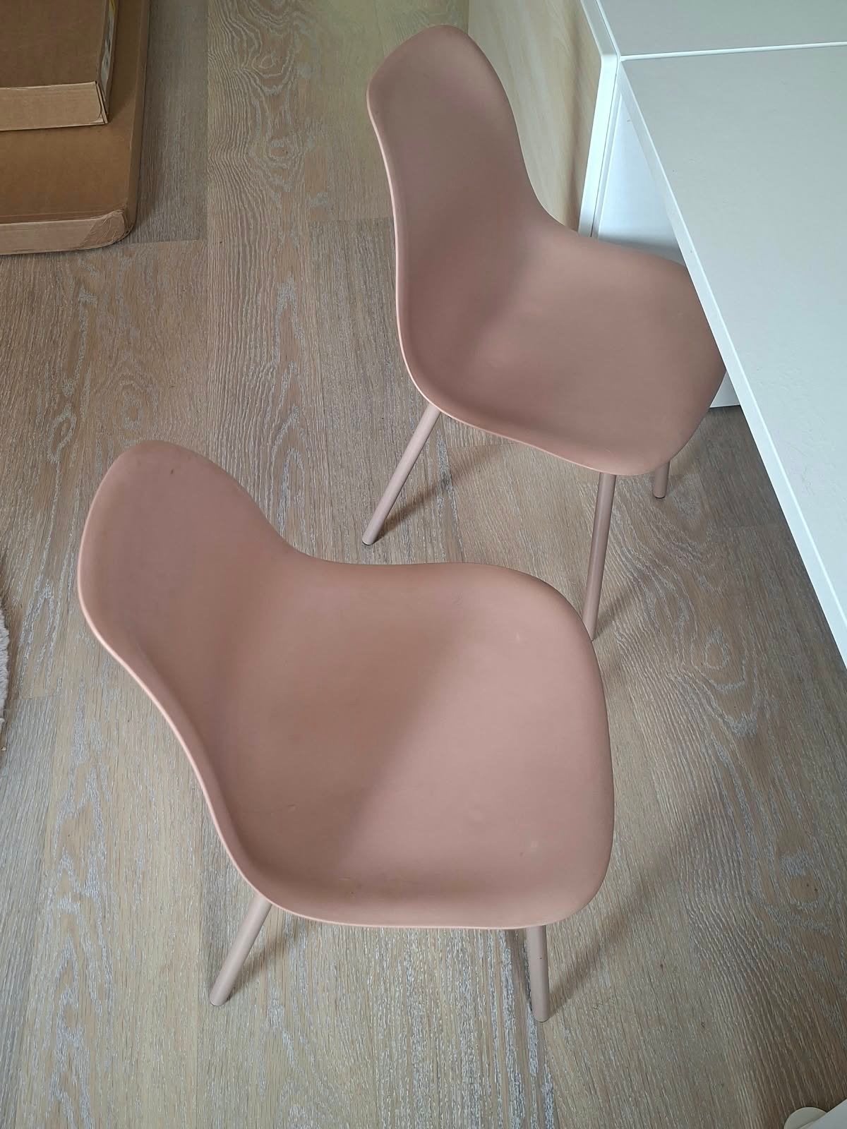 Bureau / tafel met twee terra roze kinderstoelen, Kinderen en Baby's, Ophalen of Verzenden, Zo goed als nieuw, Overige typen
