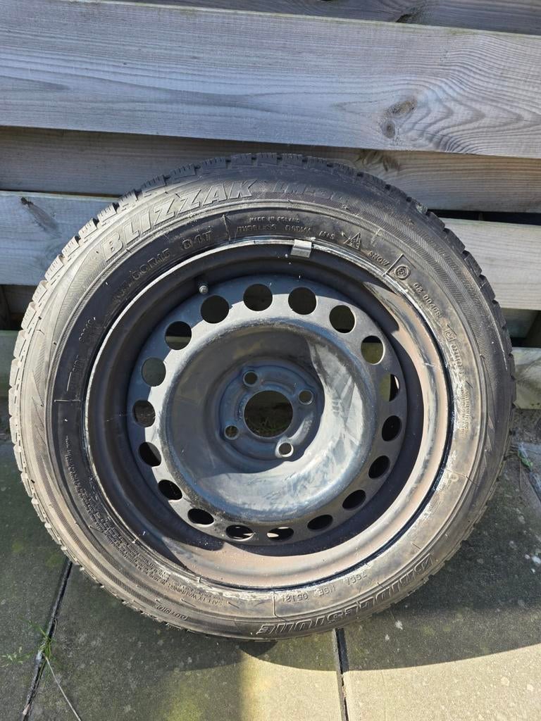 Bridgestone Blizzak winterband op stalen velg 185/60R15, Gebruikt, 15 inch, Banden en Velgen, Personenwagen