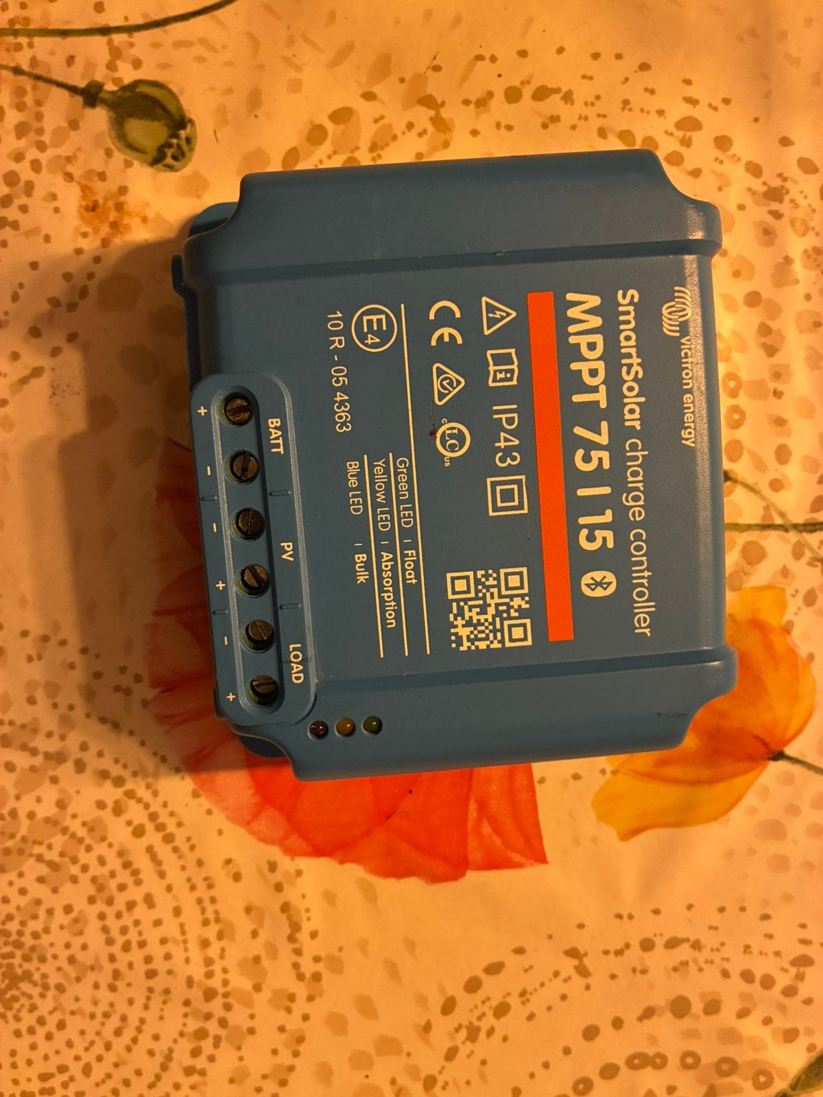 Victron MPPT 75/15 Smartsolar laadregelaar incl kabels, Ophalen of Verzenden, Zo goed als nieuw