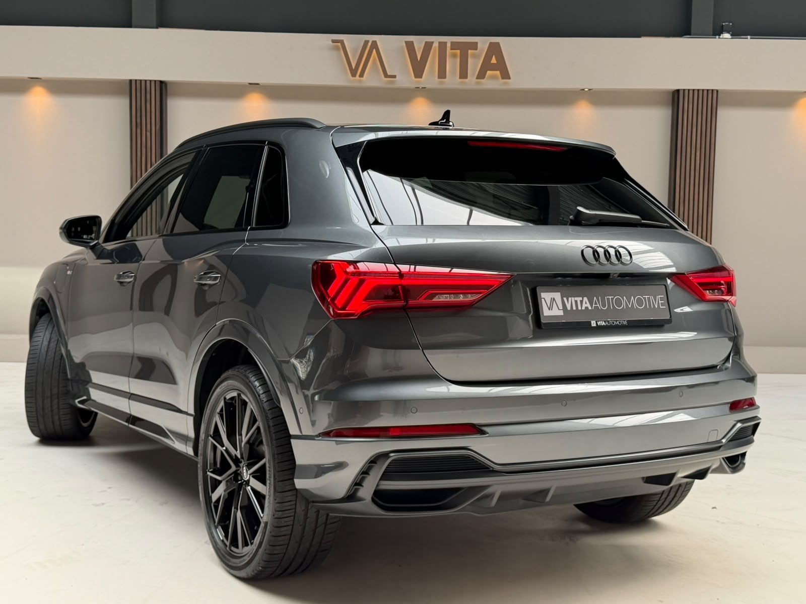 Foto 3 van Audi Q3 45 TFSI e S edition PANO|Sfeerverlichting|Achterrijc