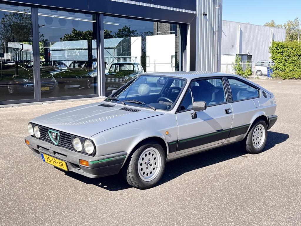 Alfa Romeo Sprint 1.5 Quadrifoglio Verde (bj 1983), Auto's, Oldtimers, Metallic lak, Bedrijf, Handgeschakeld, Origineel Nederlands