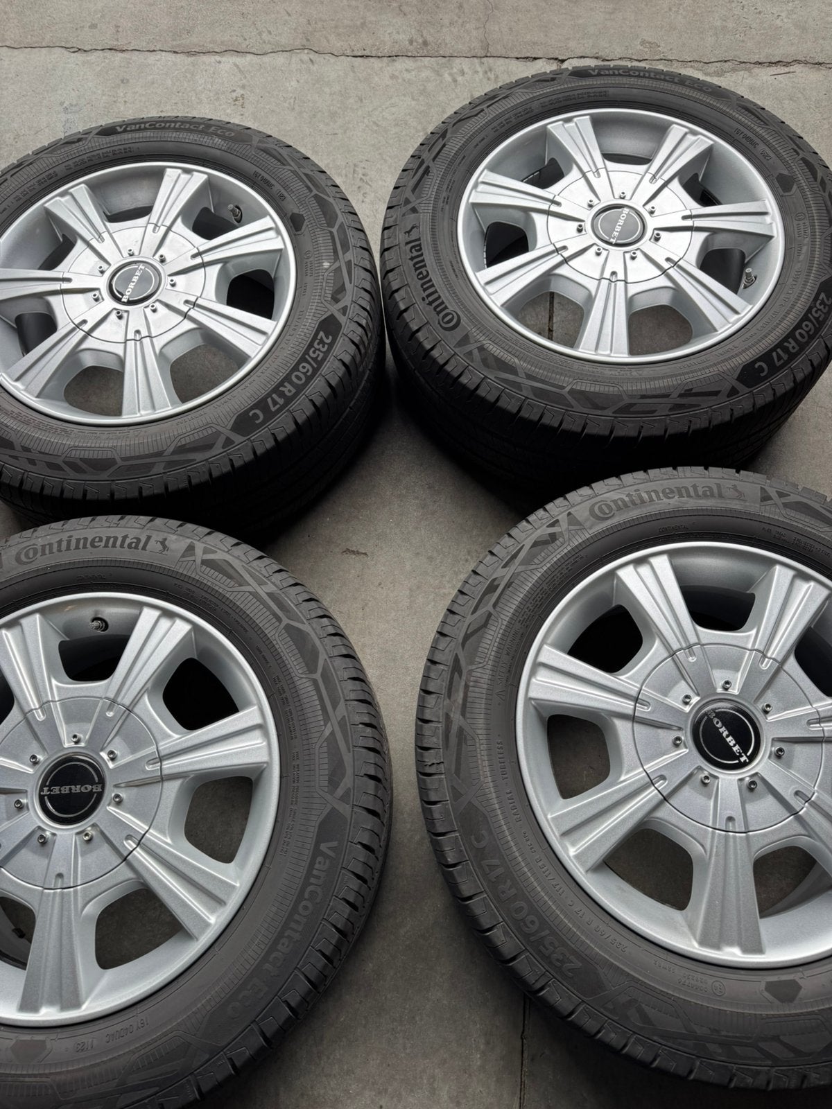 17" Vw Crafter / Man Tge LM Velg+235.60.17 Continental Nwst!, Auto-onderdelen, Banden en Velgen, Ophalen, Banden en Velgen, 17 inch