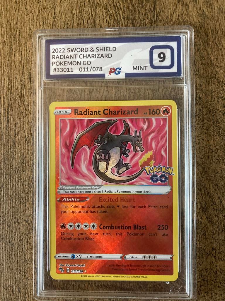Pokémon Go Radiant Charizard PG Mint 9 (011/078), Ophalen, Nieuw, Losse kaart