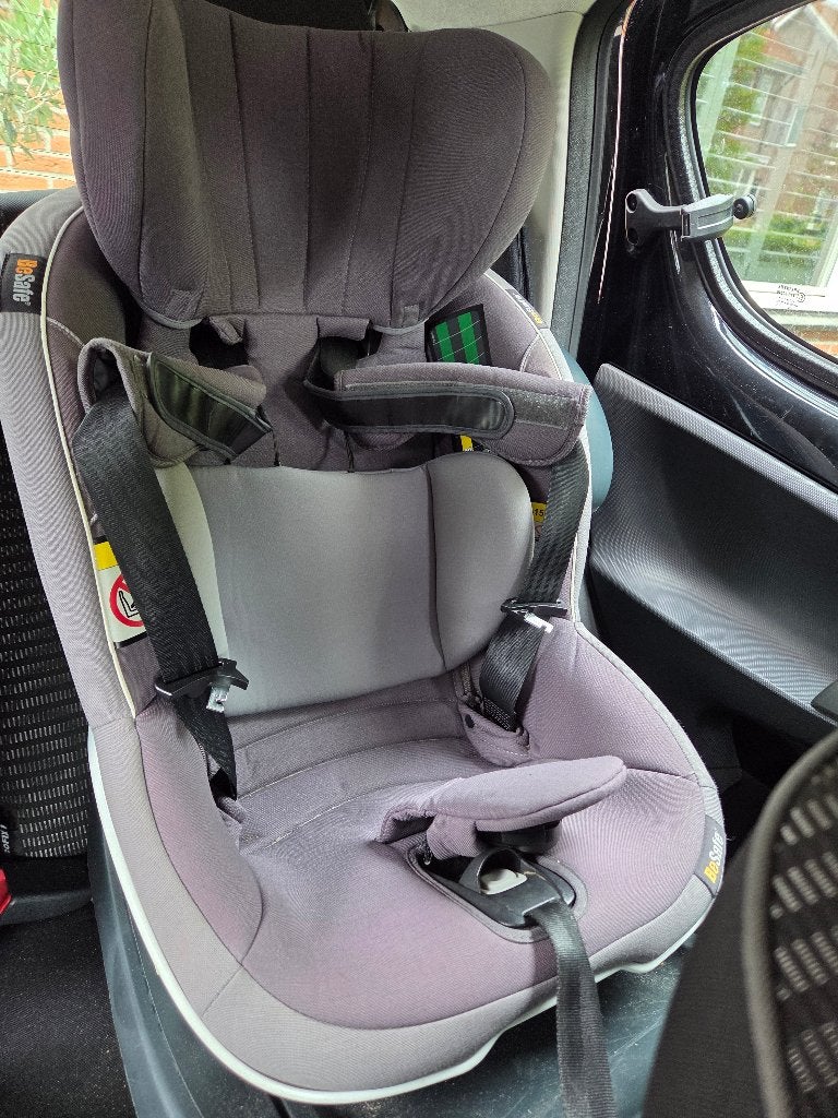 Maxicosi + autostoel (tot 4 jaar), Autogordel of Isofix, Gebruikt, 0 t/m 18 kg, Verstelbare rugleuning