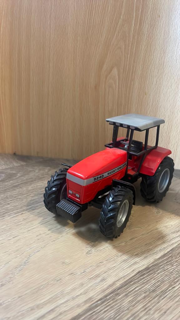 Brute siku massy ferguson 9240, Ophalen of Verzenden, Zo goed als nieuw, Tractor of Landbouw, SIKU