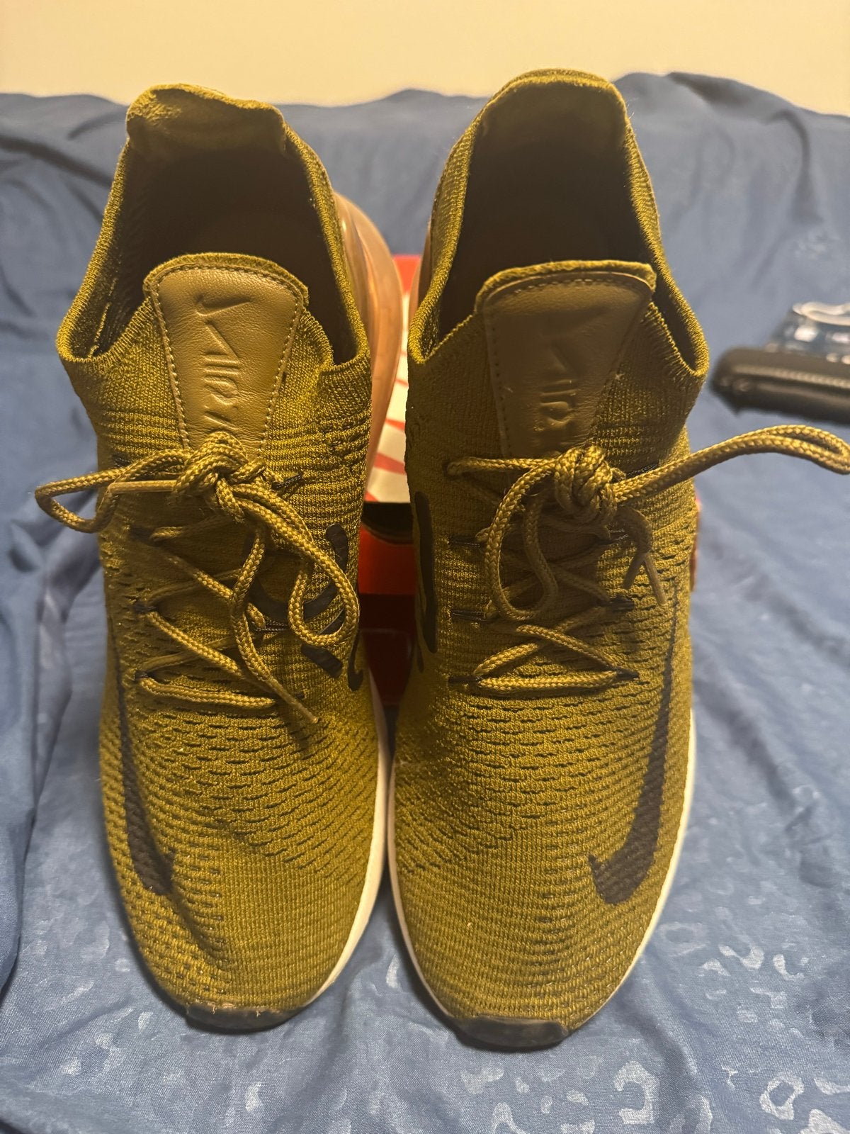 Nike Air Max 270 Flyknit Olijfgroen Maat 44, Ophalen of Verzenden, Zo goed als nieuw, Overige kleuren, Sneakers of Gympen