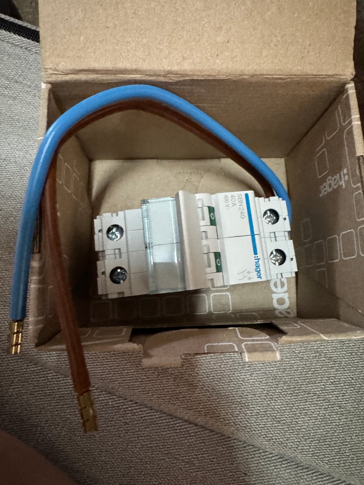 Hager Hoofdschakelaar 2P/40A VK10SH - Nieuw in doos, Ophalen of Verzenden, Nieuw, Hager, Schakelaar