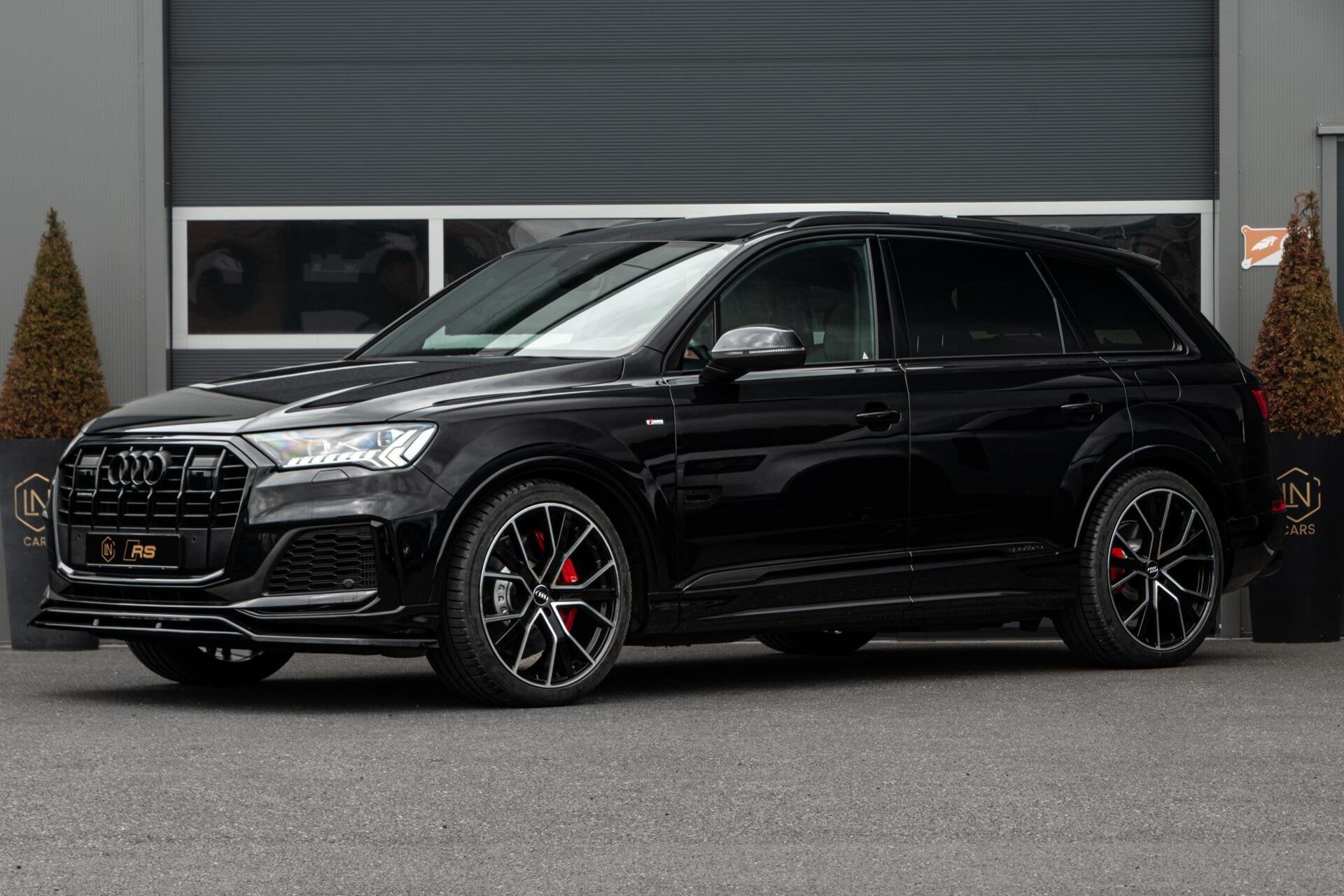 Audi Q7 55 TFSI e Quattro | Pano | Black| RS Zetels, Auto's, Audi, Automaat, Gebruikt, Met garantie (alle), Zwart