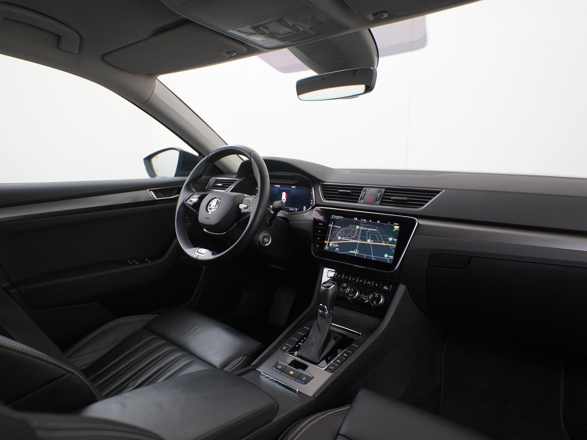 Skoda Superb Combi 1.5 TSI ACT Business Edition | Leder | Ca, Auto's, 4 cilinders, Zwart, Leder, 19 km/l