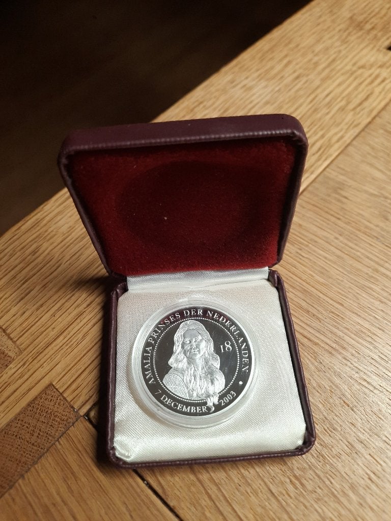 Munt. Amalia 18 jaar 7 december 2003 in box, Verzamelen, Koninklijk Huis en Royalty, Ophalen of Verzenden, Nieuw