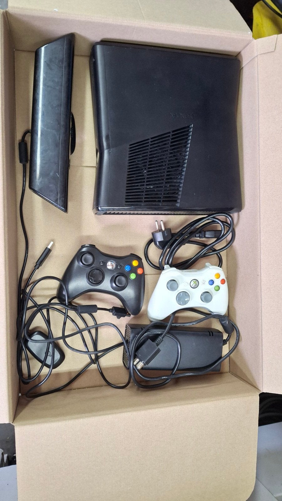xbox360 rgh3, 500gb hdd, 2 controllers en kinect, Spelcomputers en Games, Spelcomputers | Xbox 360, Ophalen of Verzenden, Zo goed als nieuw