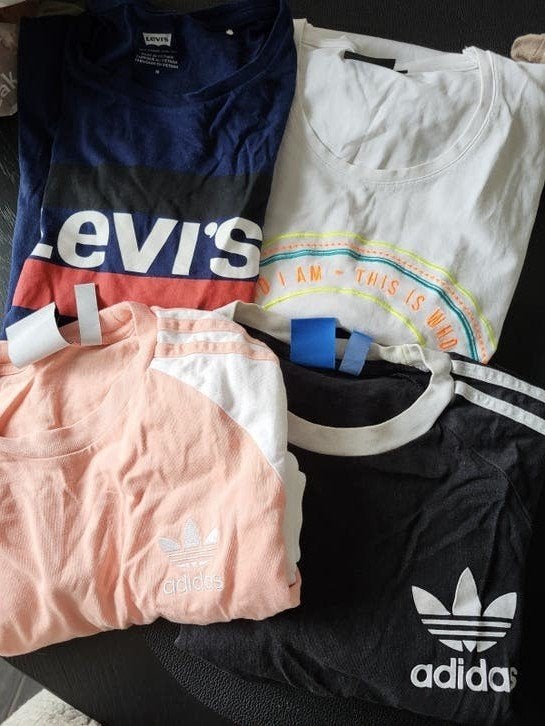 4 merk t shirts maat S en M, Adidas levi's, Ophalen of Verzenden, Zo goed als nieuw, Korte mouw