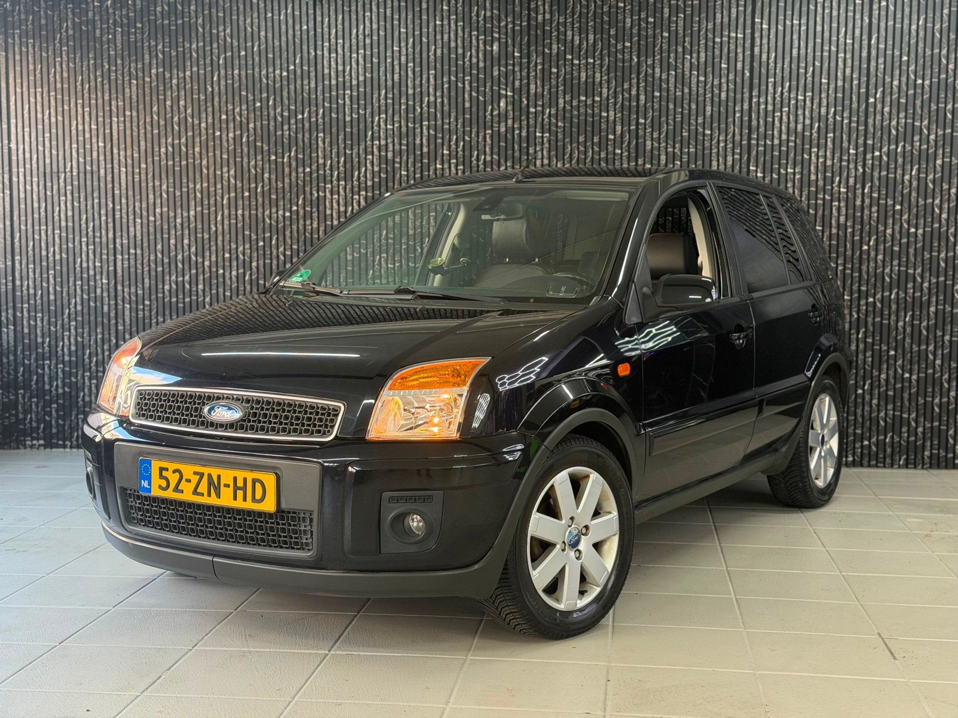 Ford Fusion 1.6-16V Futura Automaat | Leer | Airco, Auto's, 101 pk, Gebruikt, 1064 kg, Origineel Nederlands