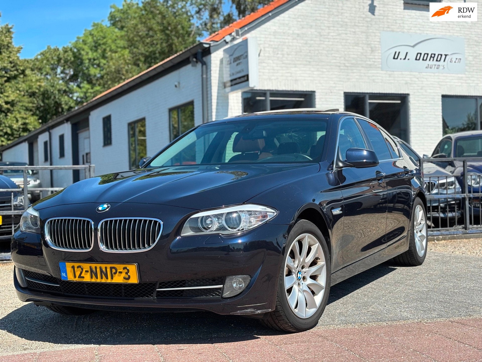 BMW 5-serie 523i Executive schuifdak/leder! Export!, Auto's, BMW, Euro 5, Achterwielaandrijving, Gebruikt, Parkeersensor
