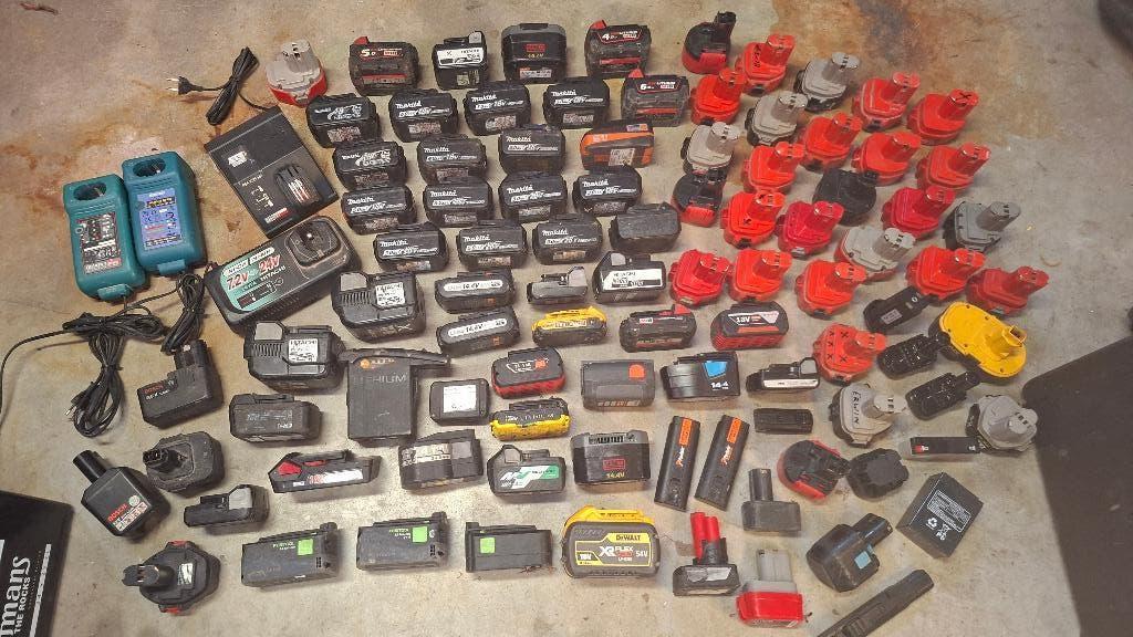 95x Defecte accu met 4 defecte laders. Makita Festool enz..., Ophalen, Gebruikt, ., .