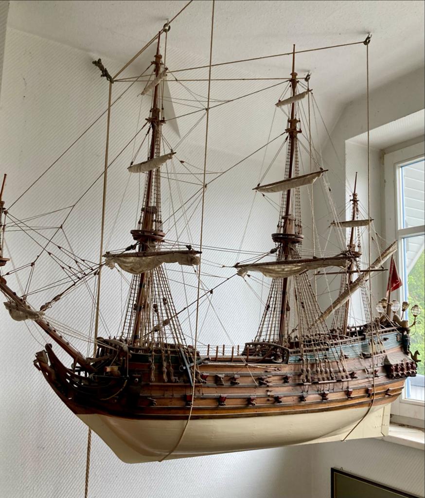 Gedetailleerd model van het schip Wappen von Hamburg I, Ophalen, Zo goed als nieuw, Groter dan 1:32, Overige merken