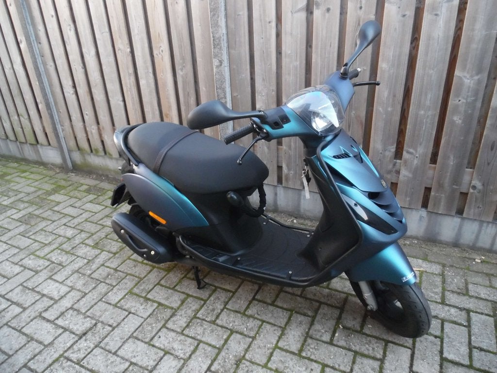 Piaggio Zip SP 09-2021 45km 10.907km Nieuwstaat, 48 cc, Info@piaggio.com, Piaggio, Maximaal 45 km/u