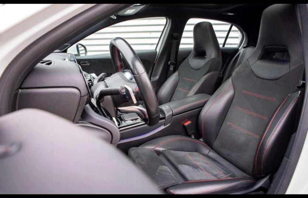 Mercedes-Benz A-Klasse A 200 d 150pk 7G-DCT 2020 Zwart, Auto's, Mercedes-Benz, 745 kg, Achterwielaandrijving, 4 cilinders, Alcantara