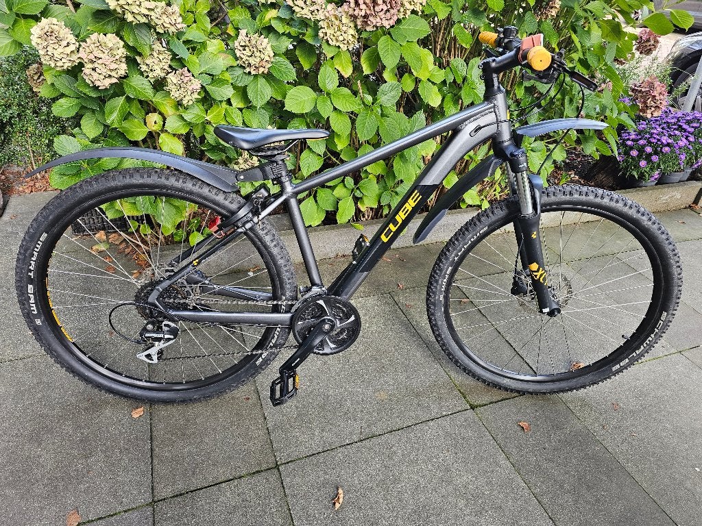 Cube AIM Race mountainbike 27.5 inch   Heel weinig gebruikt, Zo goed als nieuw, Ophalen, 26 inch of meer, Handrem
