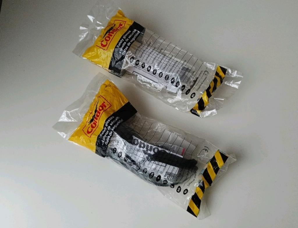 Veiligheidsbril 2 stuks - Nieuw in verpakking, Ophalen, Nieuw