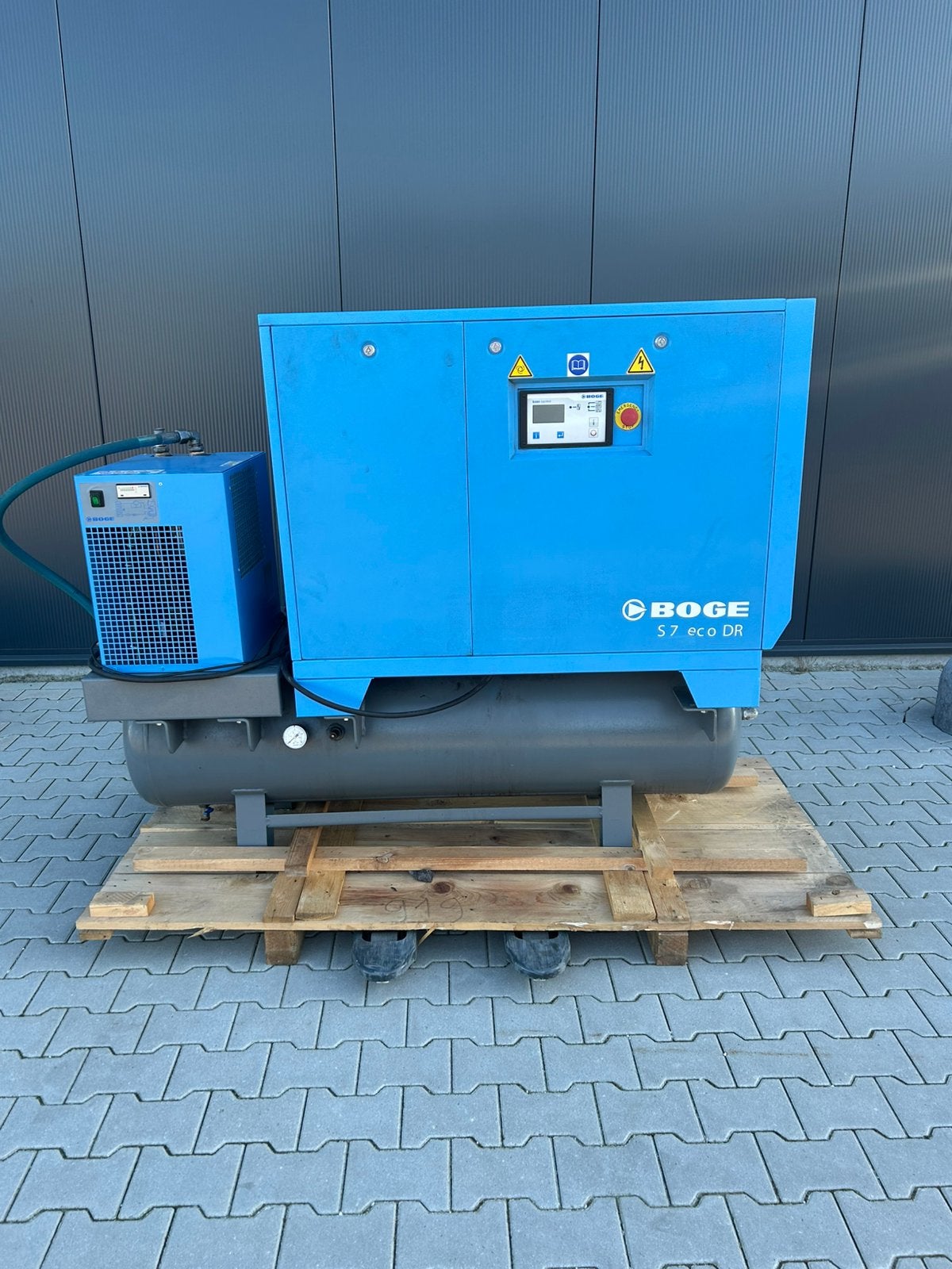 BOGE S 7 DR schroefcompressor met persluchtdroger en ketel, Doe-het-zelf en Verbouw, Ophalen, Geluidgedempt, Gebruikt, 800 liter/min of meer