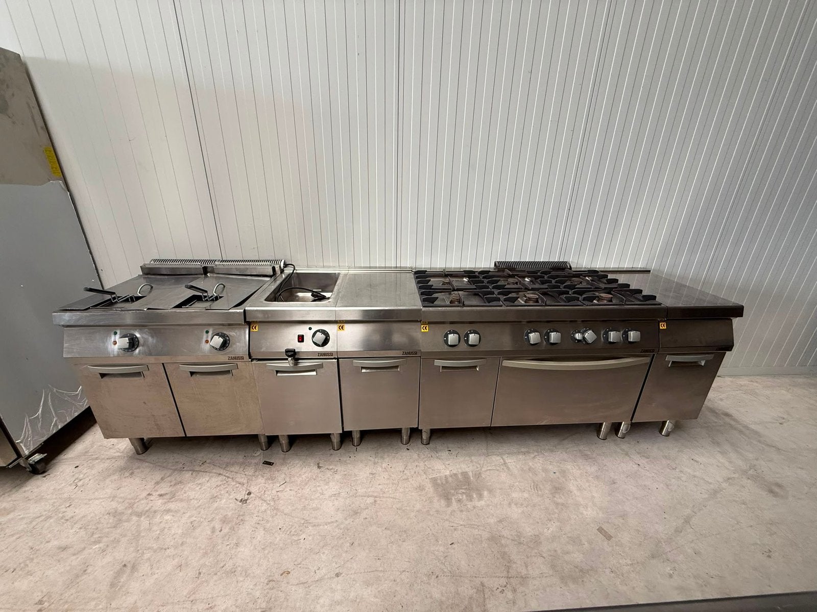 Professionele keukenapparatuur te koop – Zanussi, Ophalen of Verzenden, Gebruikt, Fornuis, Frituur en Grillen