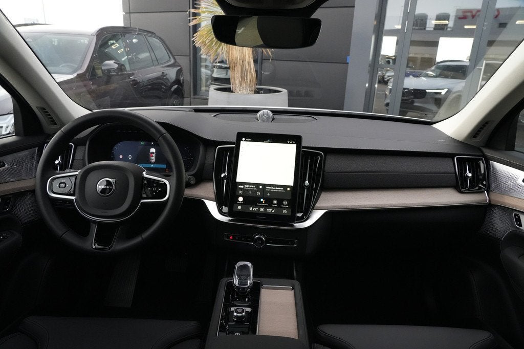 Volvo XC90 2.0 T8 FACELIFT Plug-in hybrid AWD Plus Dark 455p, Gebruikt, Zwart, 4 cilinders, 1969 cc
